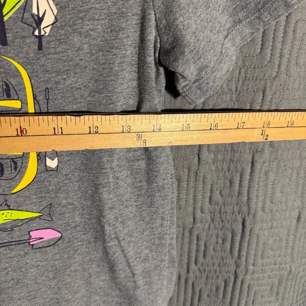 Cat & Jack T-Shirt Boys Size Medium 8/10 Grey Gray Camp Equipment Short Sleeve